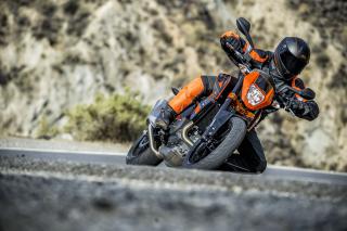 Российская презентация KTM 690 Duke / Duke R 2016 года.